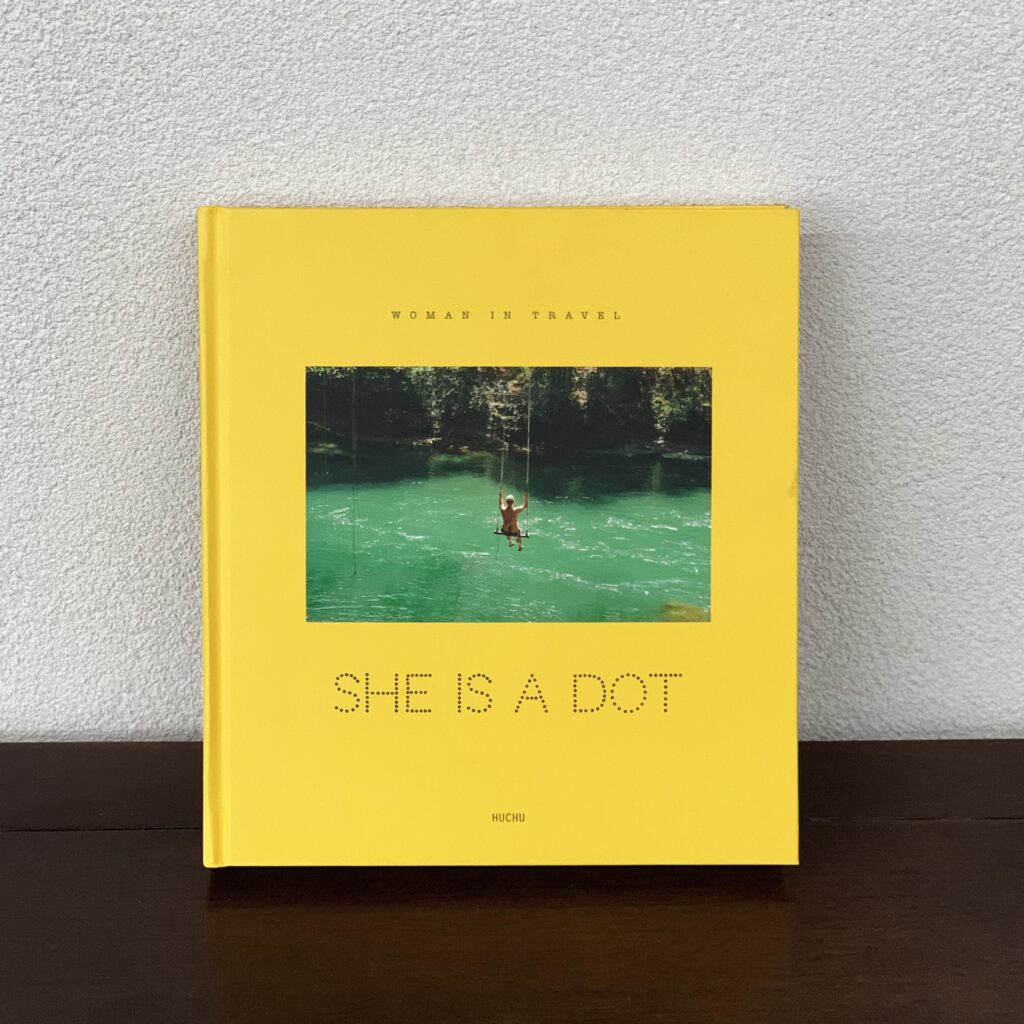 사진집 「SHE IS A DOT」